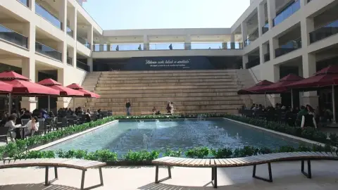 دانشگاه بیرونی — تصویر 1