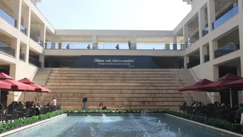 دانشگاه بیرونی — تصویر 3