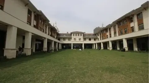 دانشگاه بیرونی — تصویر 4